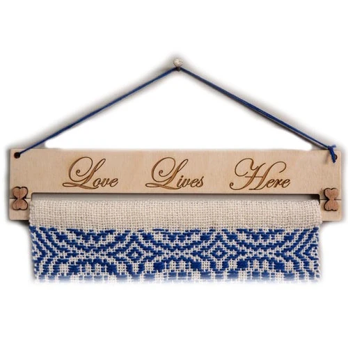 DJE Love Lives Here Wallhanging Kit DJE Love Lives Here Wallhanging Kit -Sewing Textile Store DJE LLHb 31100.1686324395