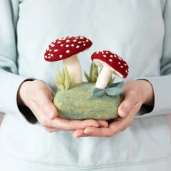 Sculpting With Wool Needle Felting Kit - Forest Toadstools
